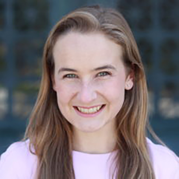 Portrait of Leslie Schoop